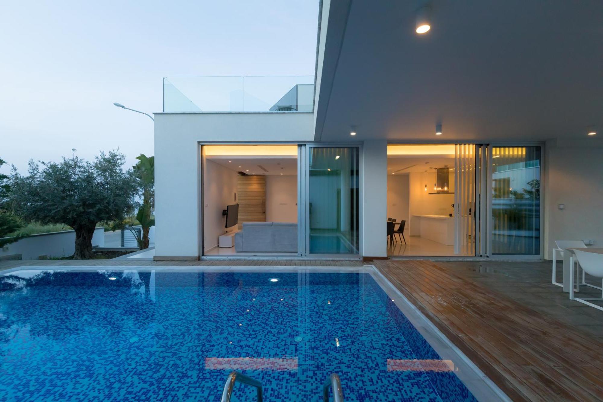 Seaview Luxury Villa Jacuzzi & Pool! 2 Min Beach 프로타라스 외부 사진