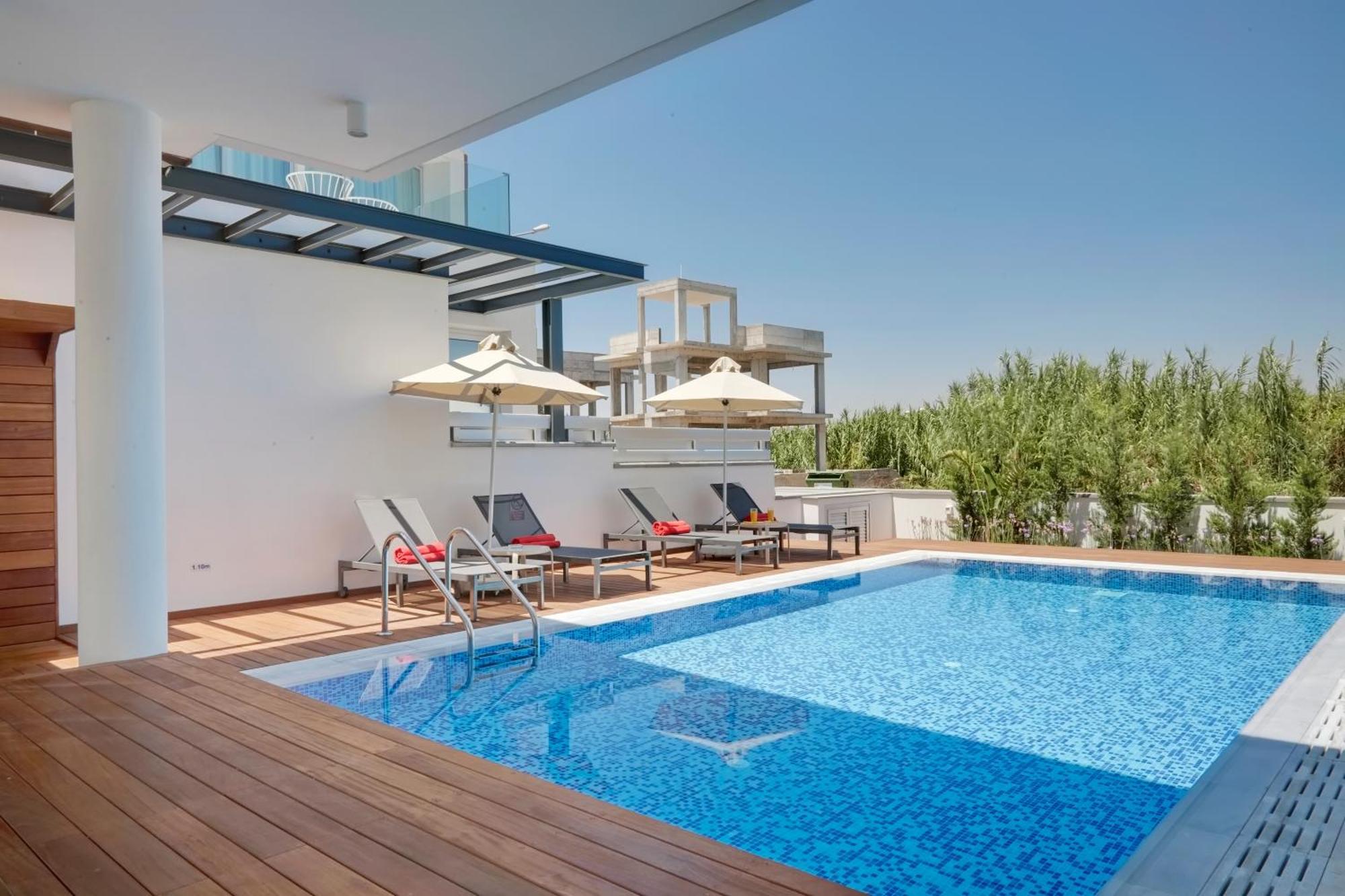 Seaview Luxury Villa Jacuzzi & Pool! 2 Min Beach 프로타라스 외부 사진